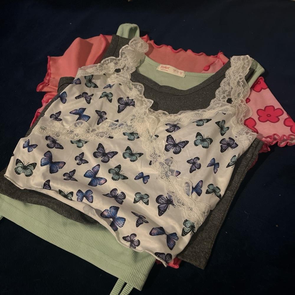 ROMWE 4 Crop Top bundle shirts Size Small